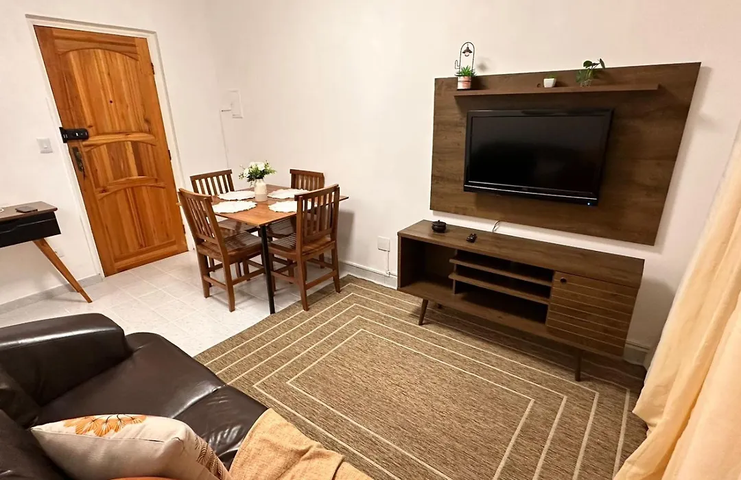 Apê na Enseada - Ar, Wi-Fi, garagem e praia a pé!-1